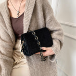 將圖片載入圖庫檢視器 Velvet embroidery thread chain one-shoulder small square bag
